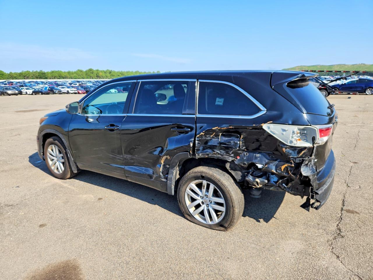2015 Toyota Highlander Le - Фото 2