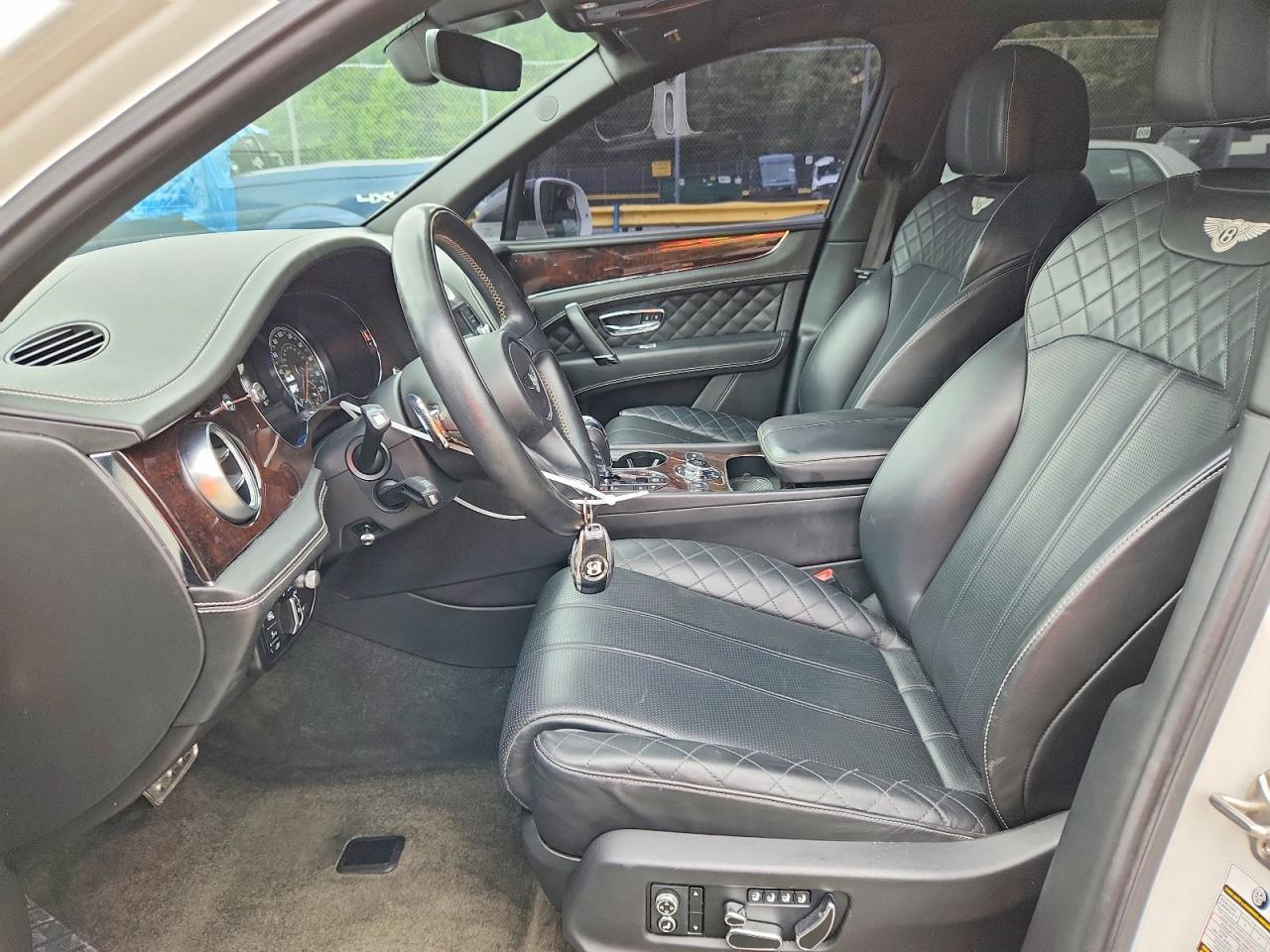 2017 Bentley Bentayga - Фото 7