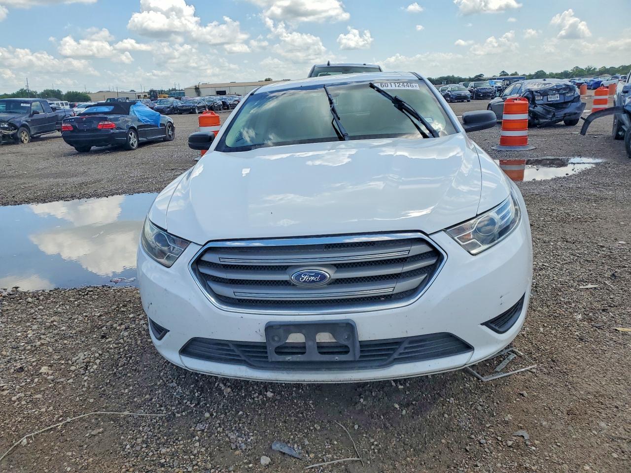 2018 Ford Taurus Se - Image 5
