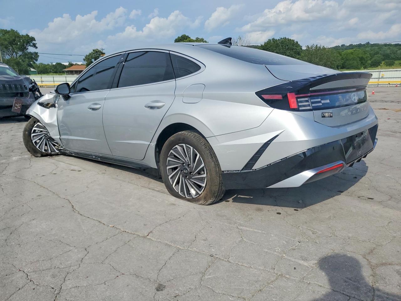 2025 Hyundai Sonata Hybrid Sel - Image 2
