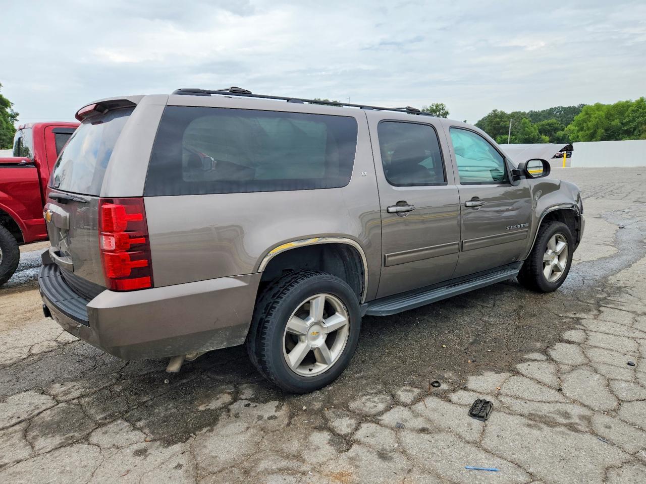 2013 Chevrolet Suburban K1500 Lt - Фото 3