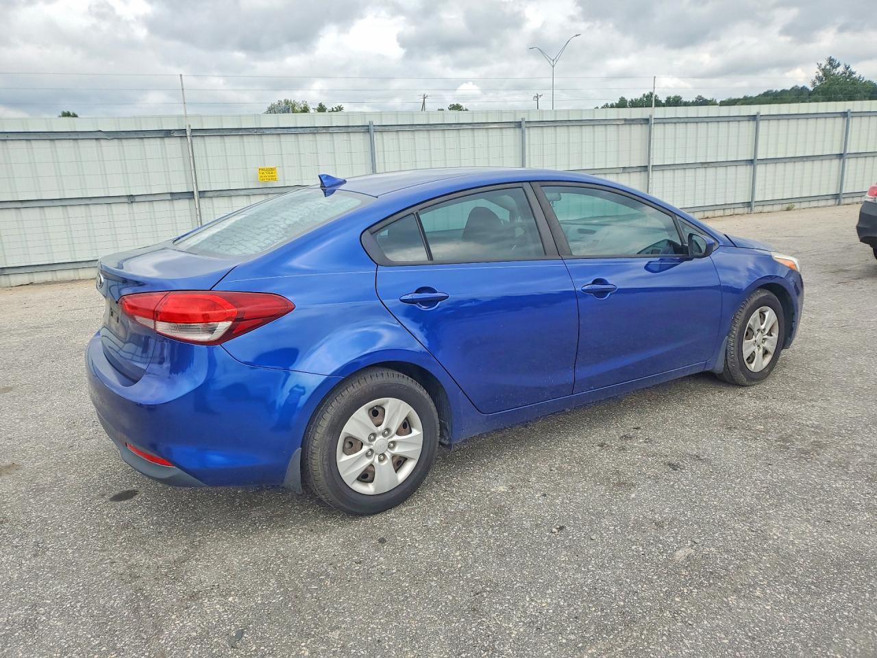 2017 Kia Forte Lx - Image 3
