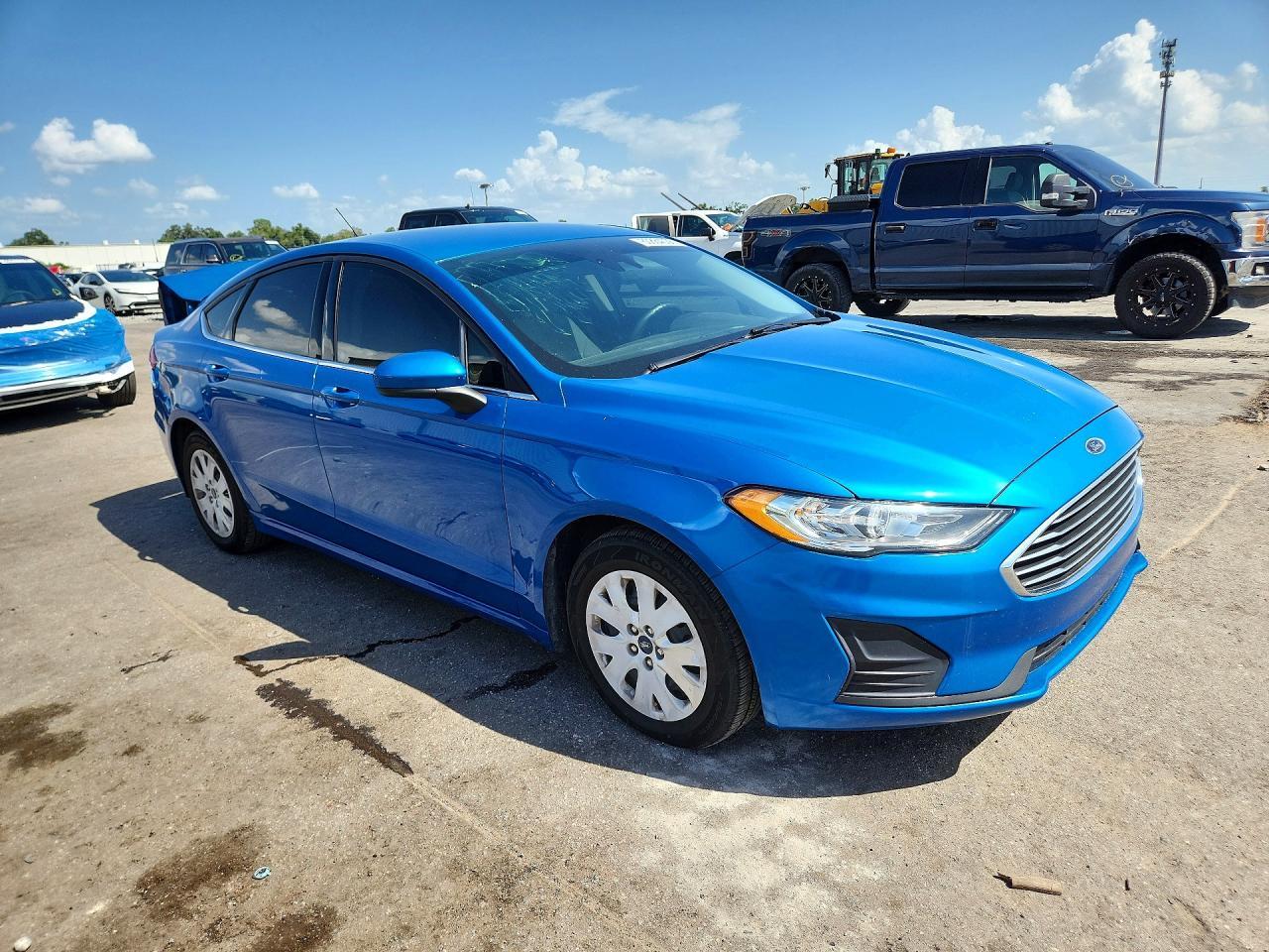 2019 Ford Fusion S - Фото 4