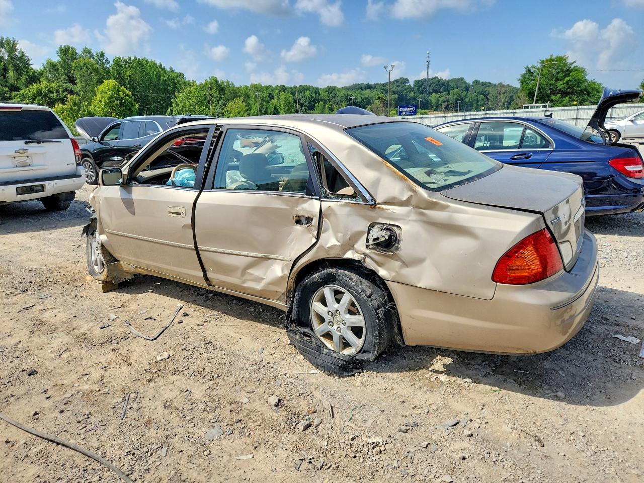 2000 Toyota Avalon Xls - Image 2