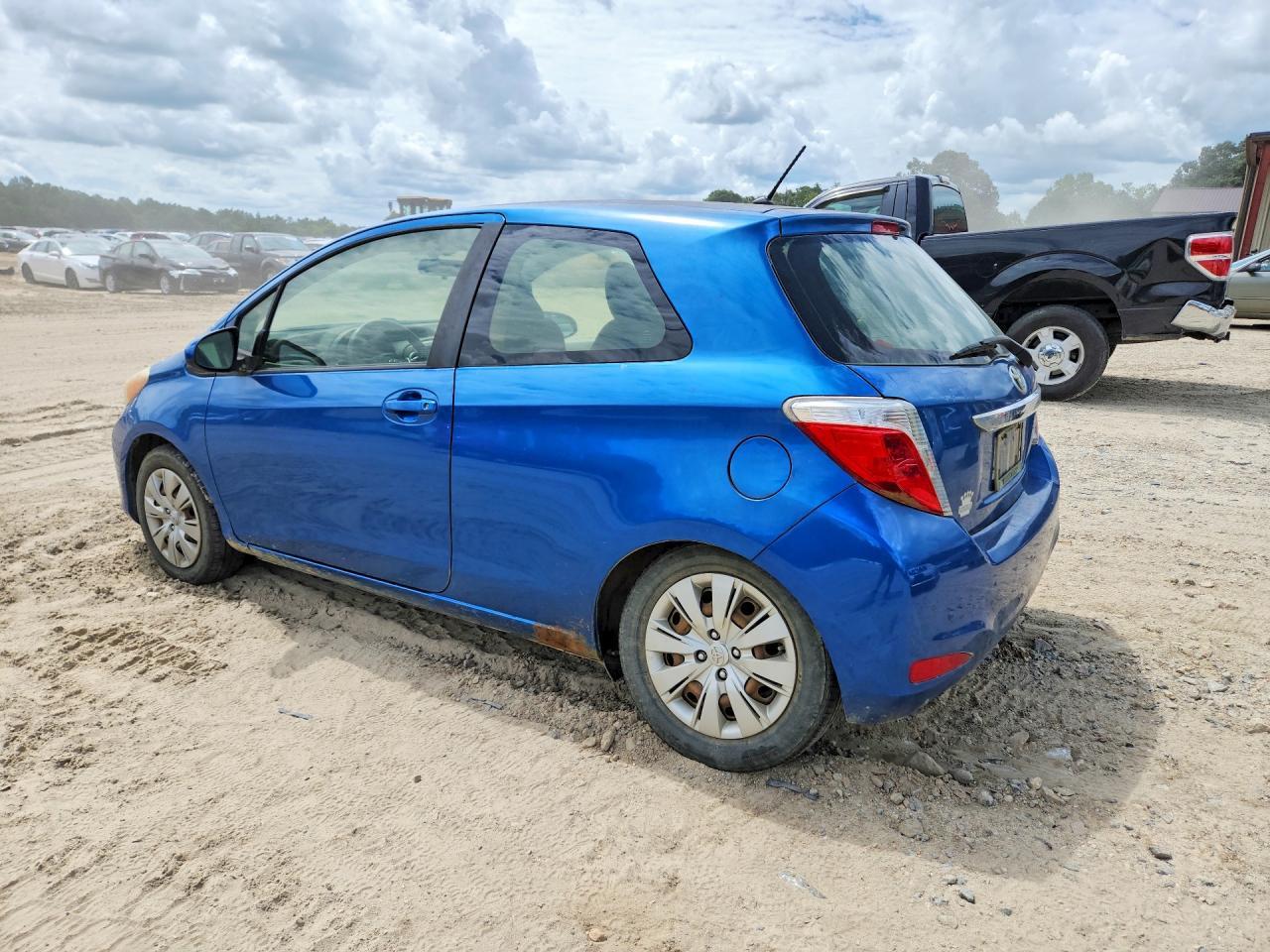 2013 Toyota Yaris 3-Door L - Image 2