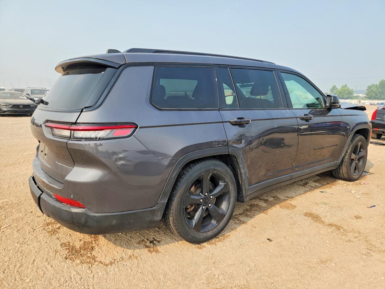 2024 Jeep Grand Cherokee L Laredo - Image 3