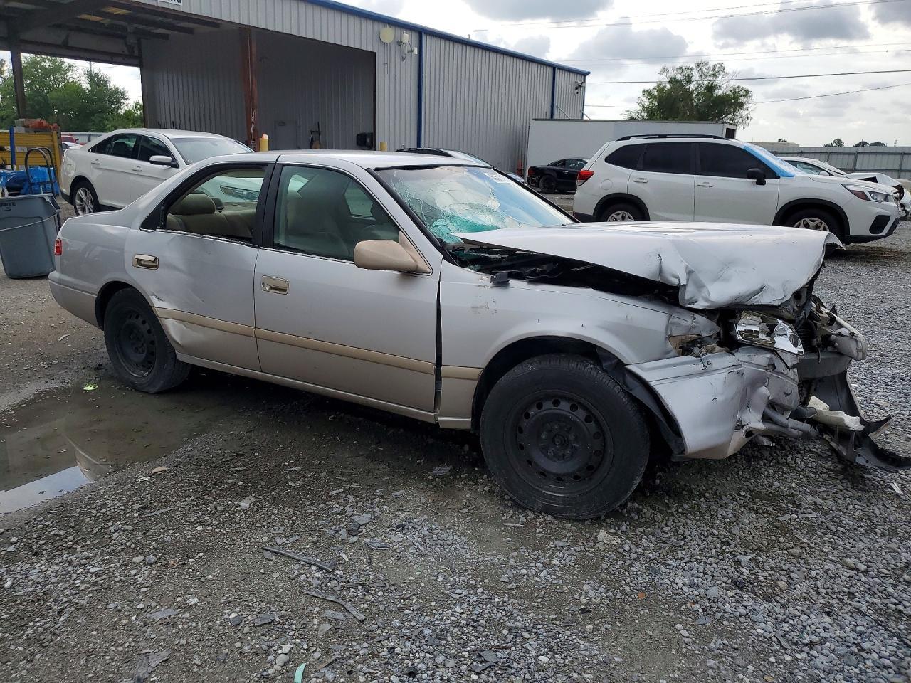 2000 Toyota Camry Le - Image 4
