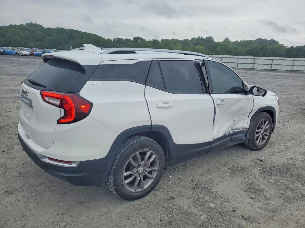 2023 GMC Terrain Slt - Фото 3