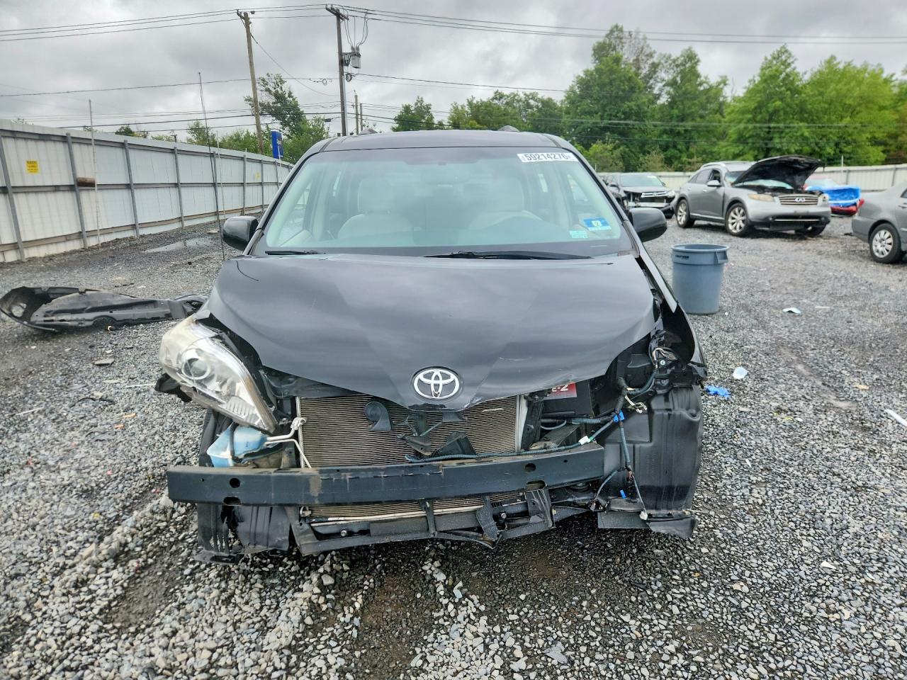 2012 Toyota Sienna Le - Image 5