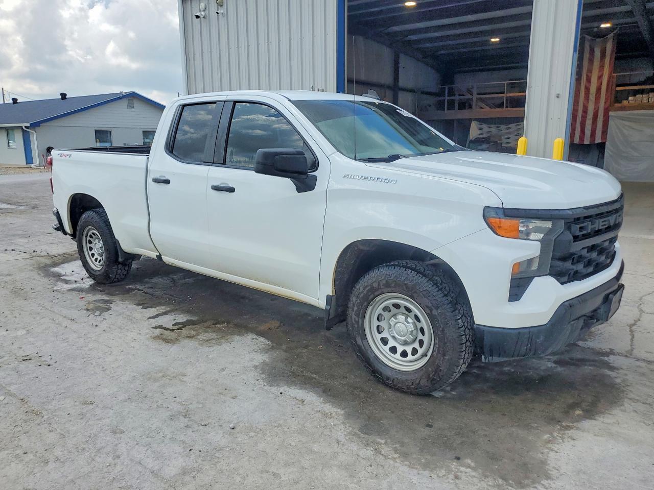2023 Chevrolet Silverado K1500 - Фото 4