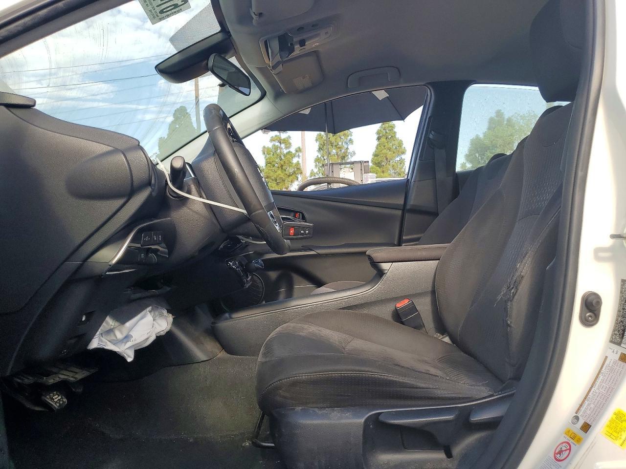 2018 Toyota Prius Two - Фото 7