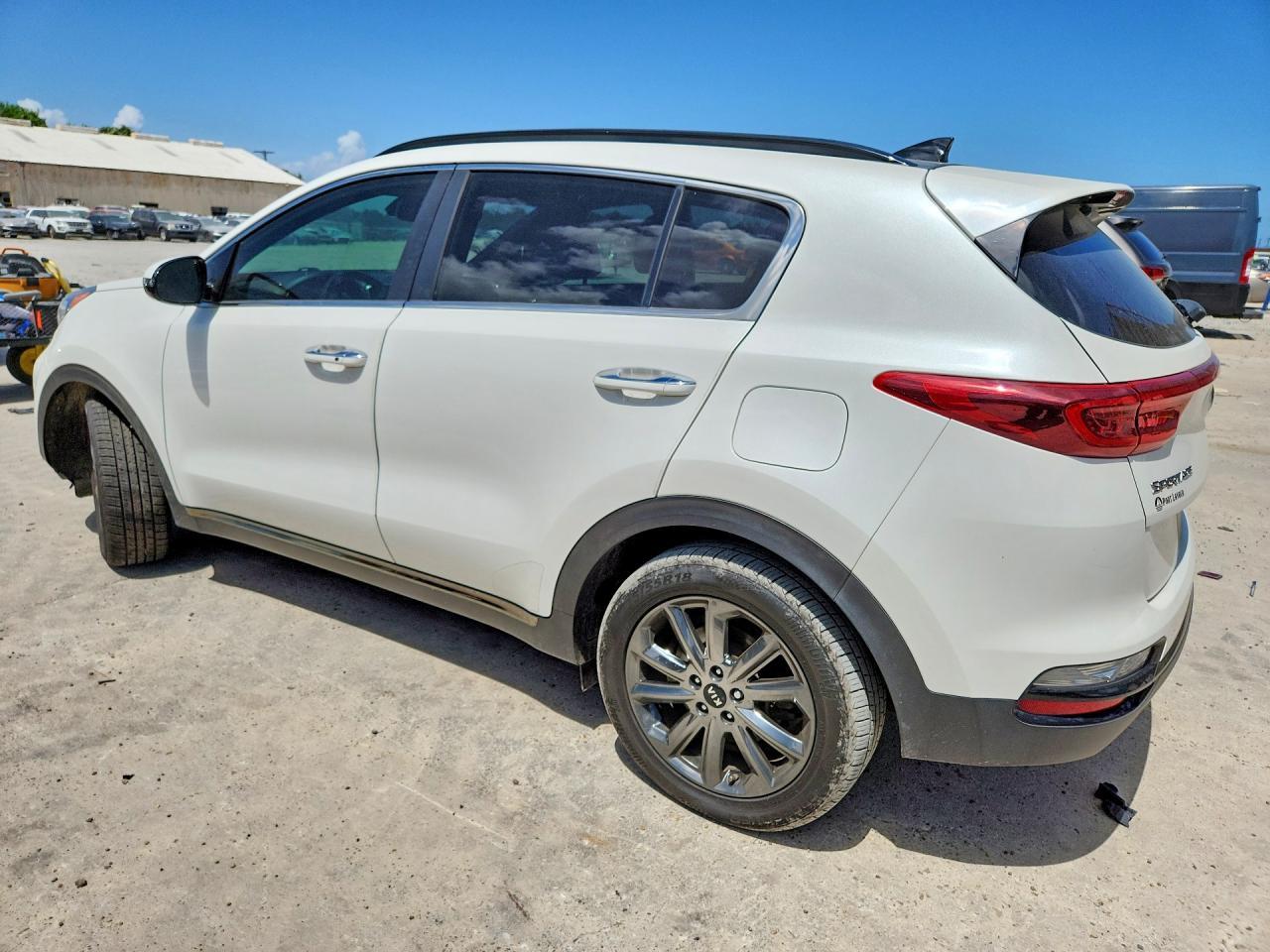 2020 Kia Sportage S - Фото 2