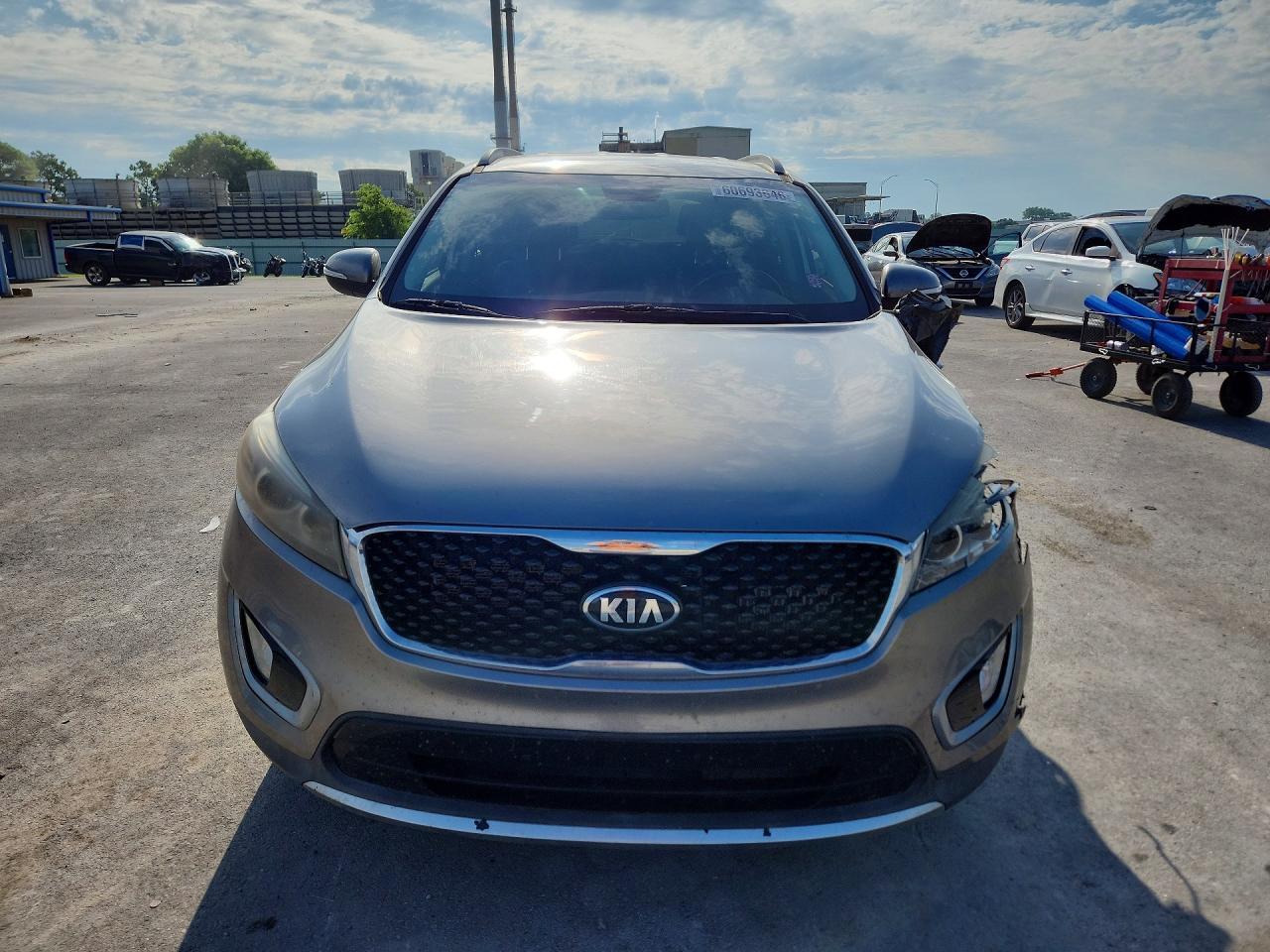 2018 Kia Sorento Ex - Image 5