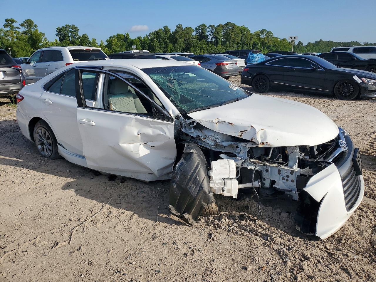 2016 Toyota Camry Le - Фото 4