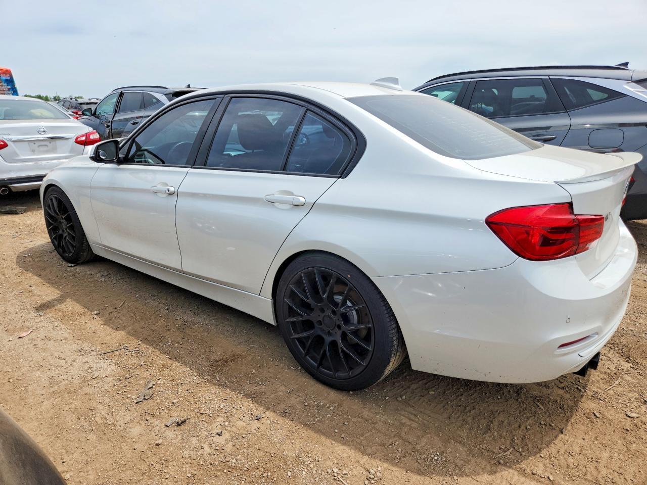 2016 BMW 328 I - Фото 2
