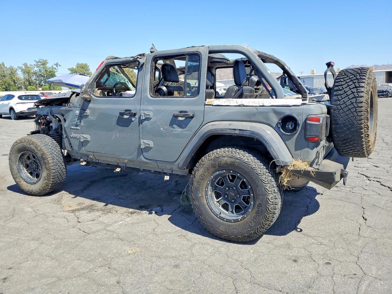 2018 Jeep Wrangler Unlimited Sahara - Image 2
