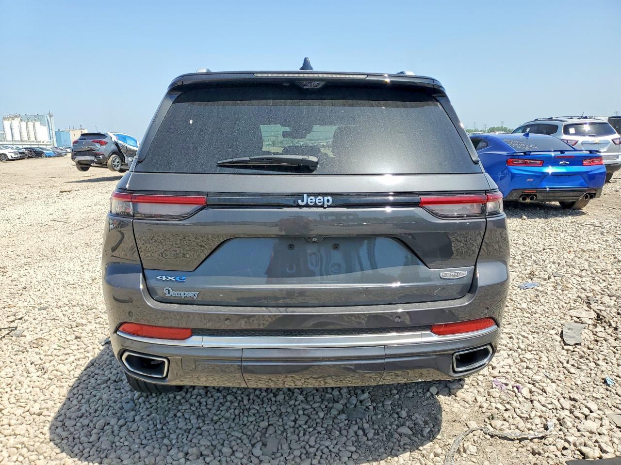 2022 Jeep Grand Cherokee Summit 4Xe - Image 6