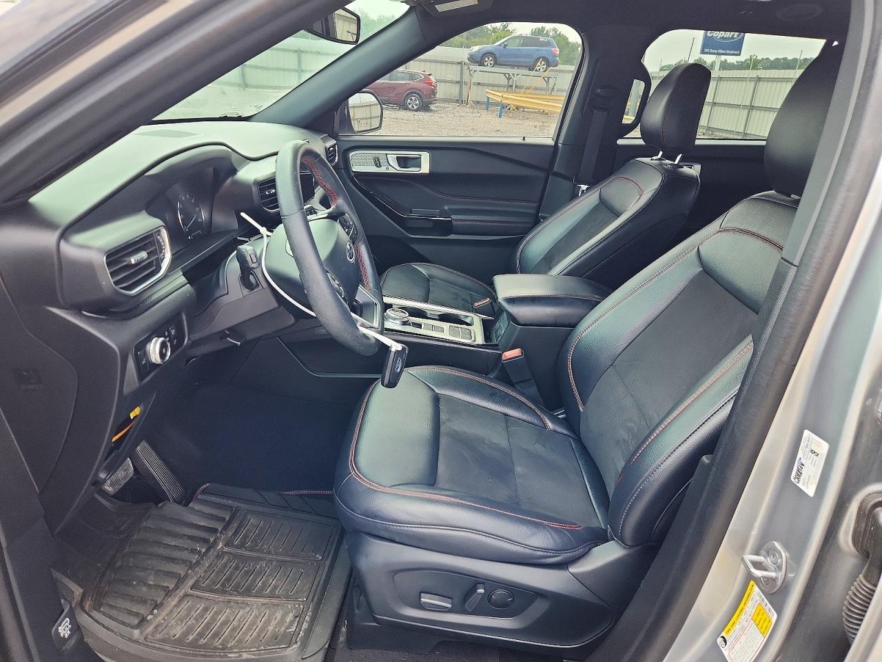 2023 Ford Explorer St-Line - Image 7