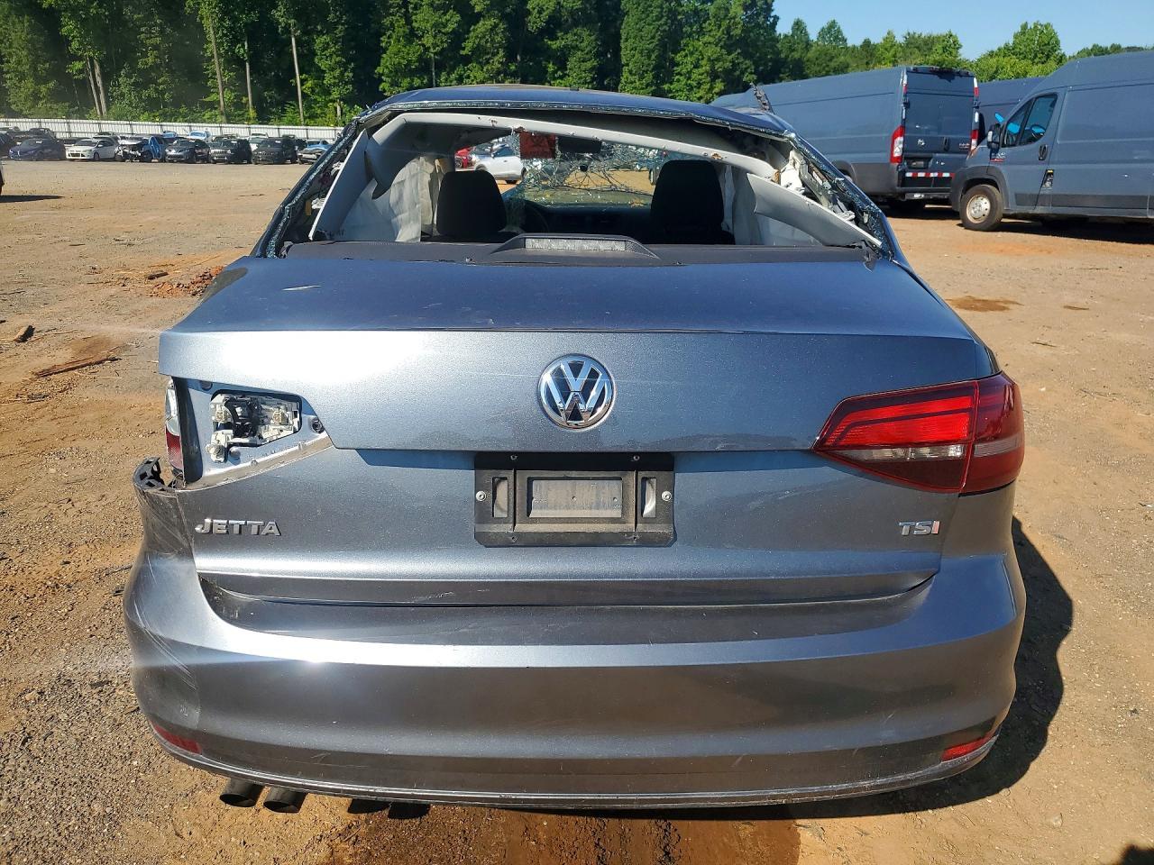 2016 Volkswagen Jetta S - Image 6