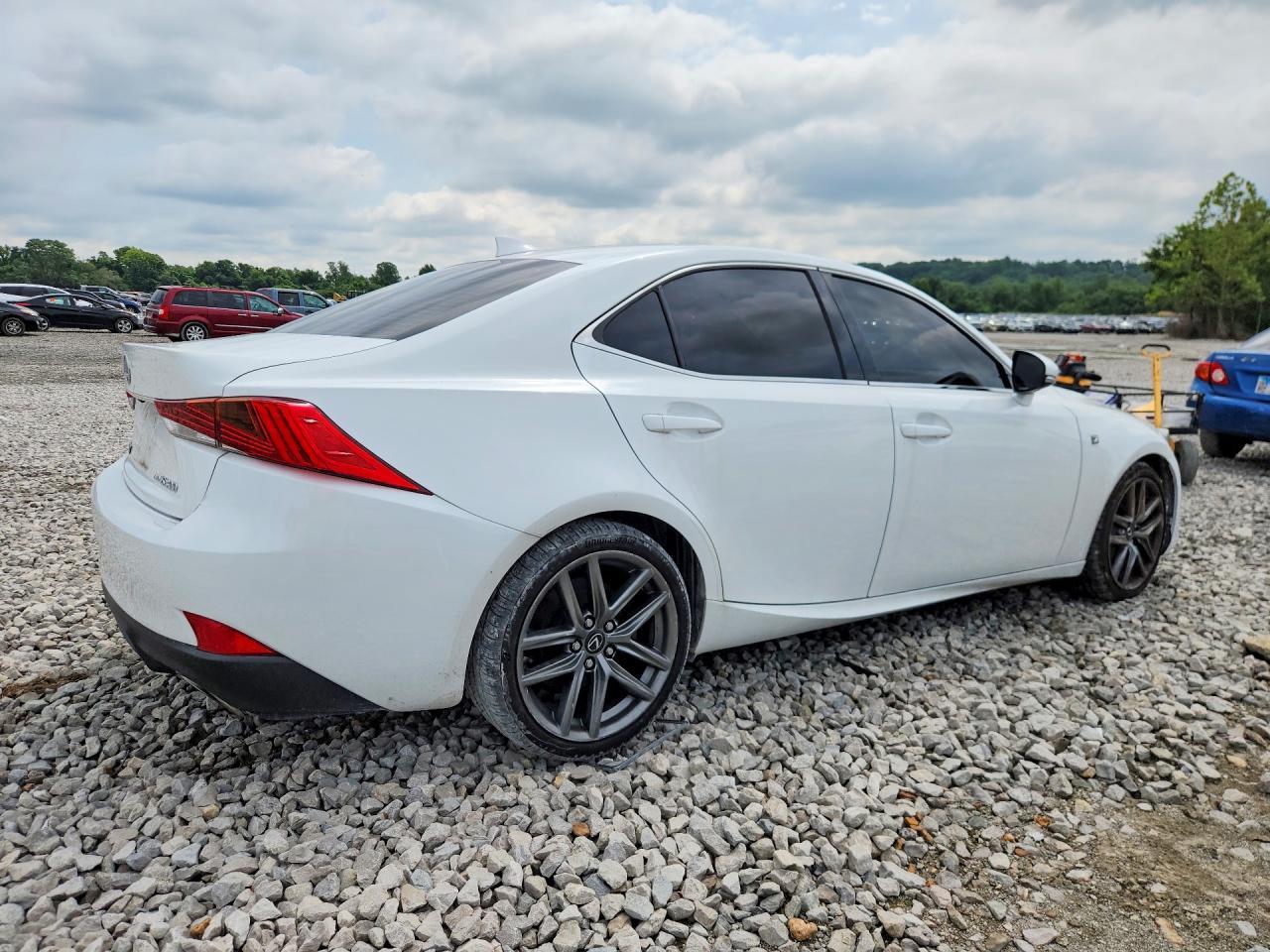 2017 Lexus Is 300 - Image 3