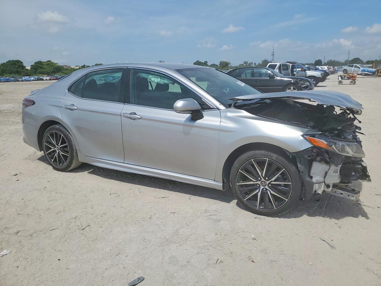 2023 Toyota Camry Se - Фото 4