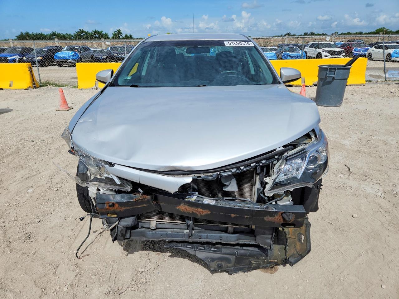 2014 Toyota Camry Se - Image 5