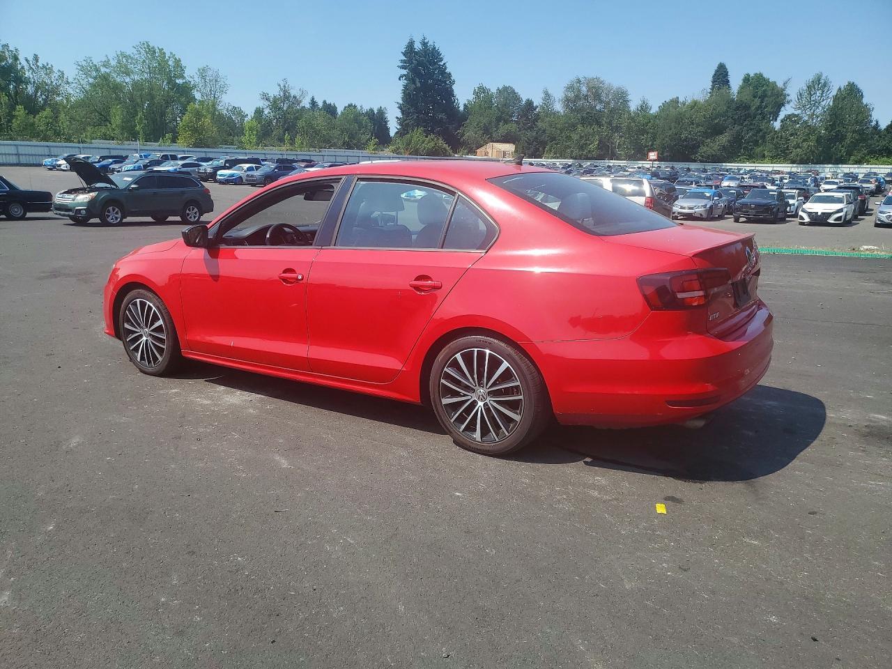 2016 Volkswagen Jetta Sport - Image 2