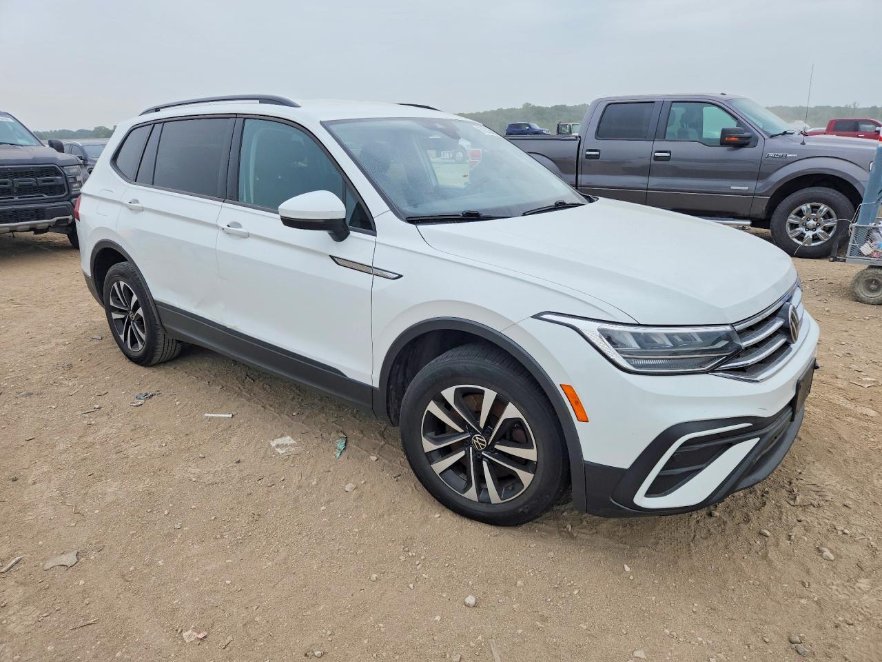 2023 Volkswagen Tiguan S - Фото 4