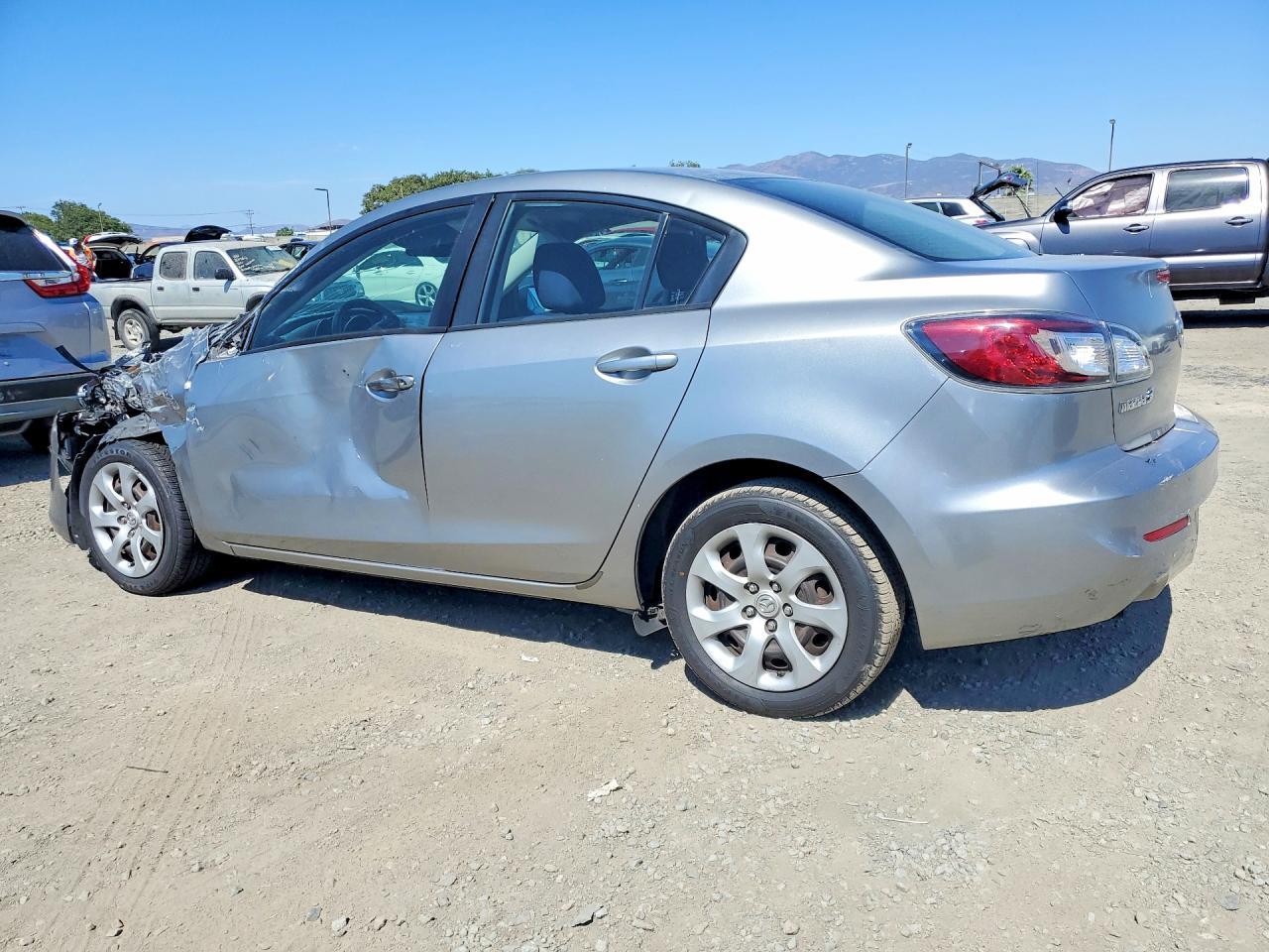 2013 Mazda 3 I - Image 2