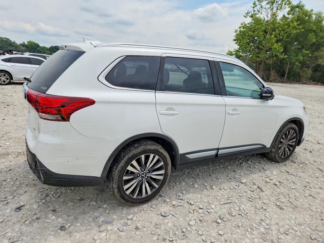 2020 Mitsubishi Outlander Se - Фото 3