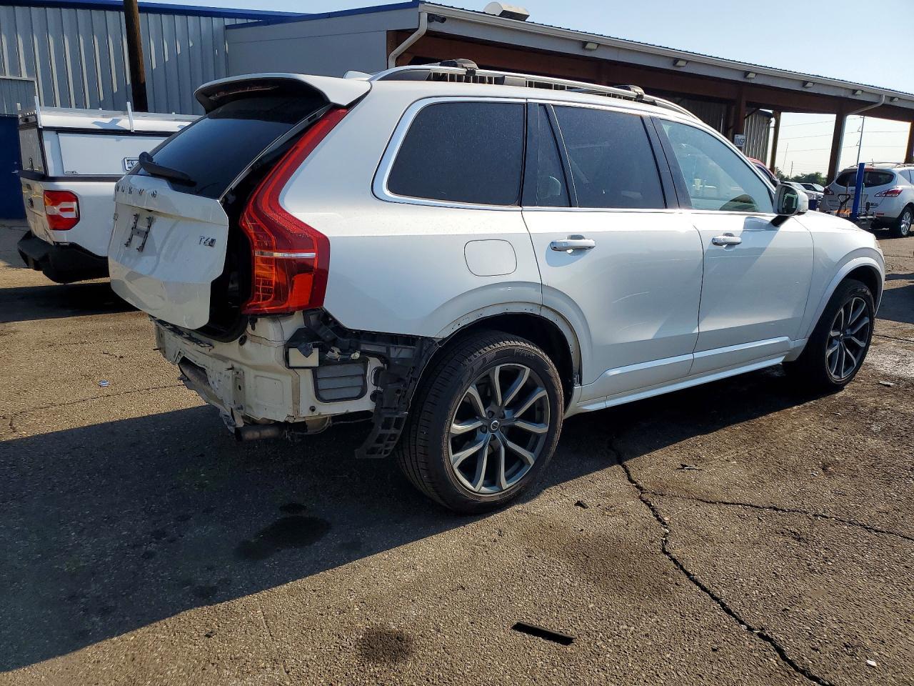 2017 Volvo Xc90 T6 - Фото 3