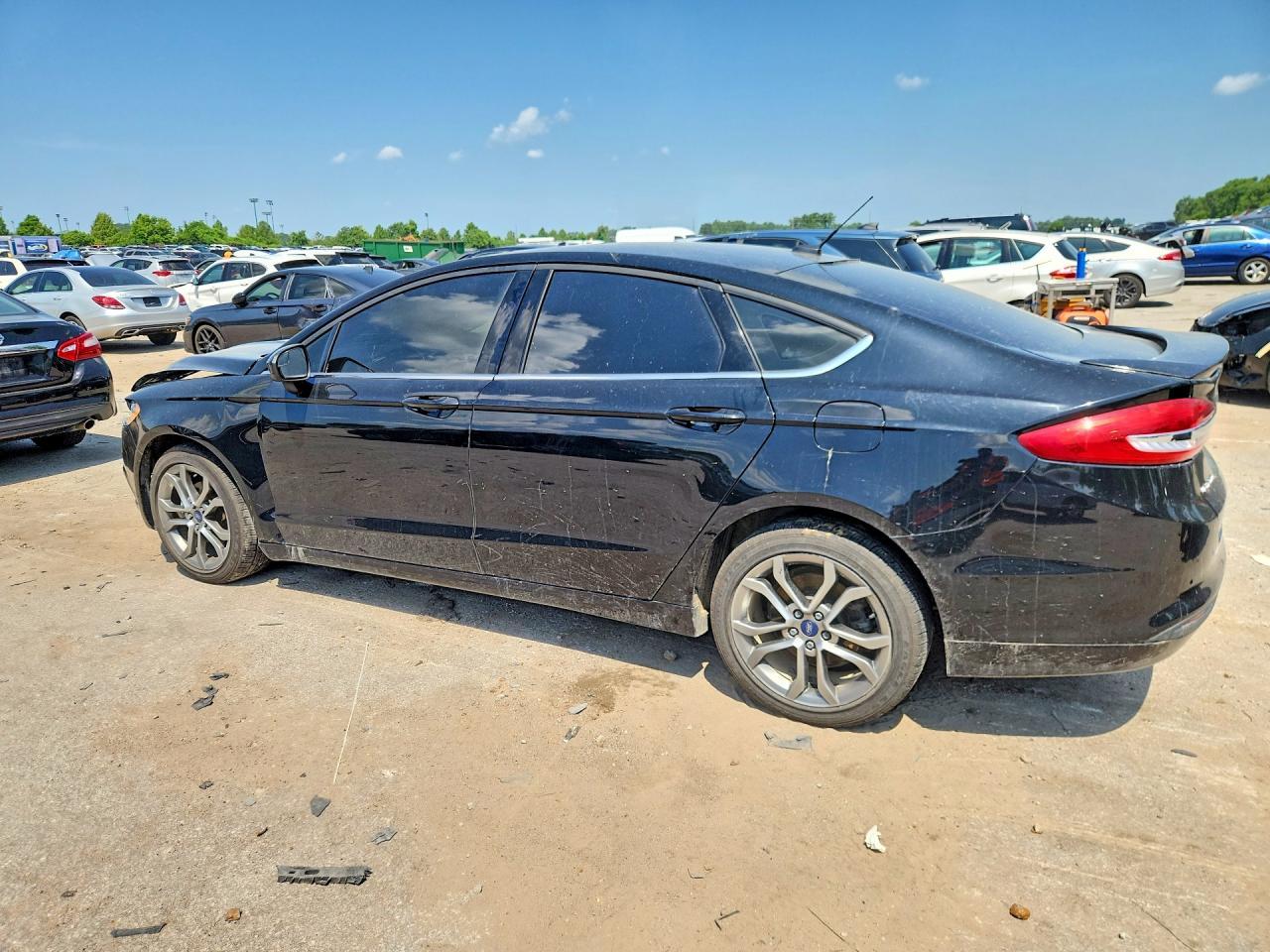 2017 Ford Fusion Se - Фото 2