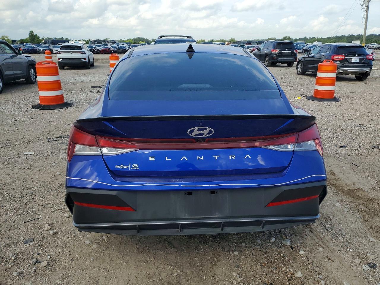2025 Hyundai Elantra Sel Sport - Фото 6