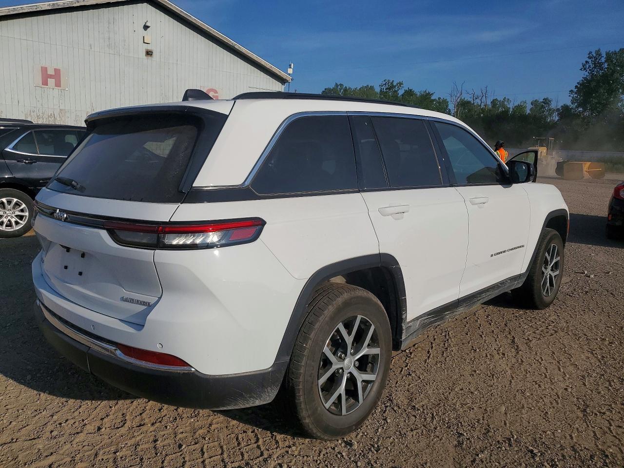 2024 Jeep Grand Cherokee Limited - Image 3