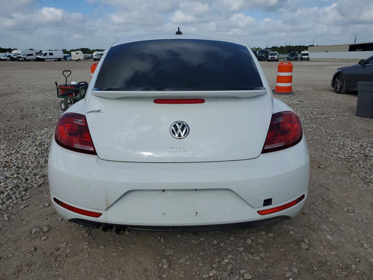 2019 Volkswagen Beetle S - Image 6