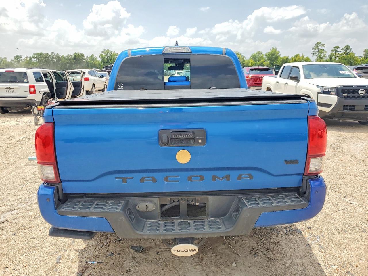 2018 Toyota Tacoma Trd Sport - Image 6