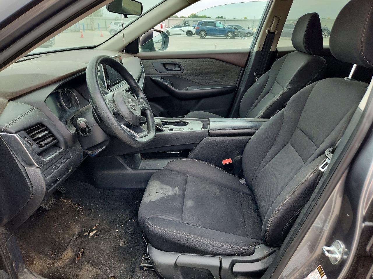 2023 Nissan Rogue S - Image 7