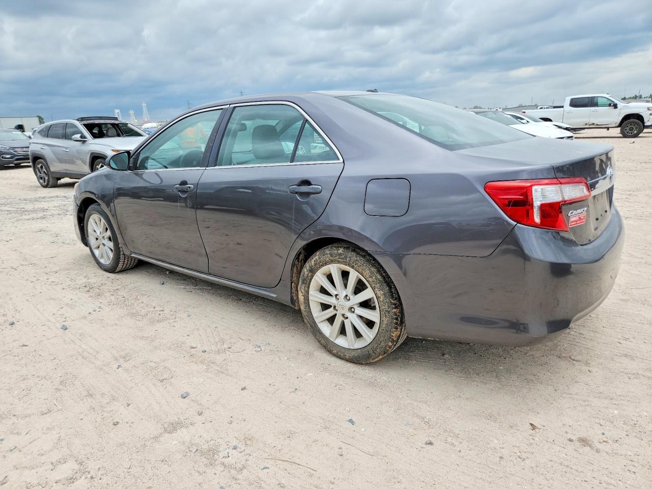 2013 Toyota Camry Xle - Фото 2