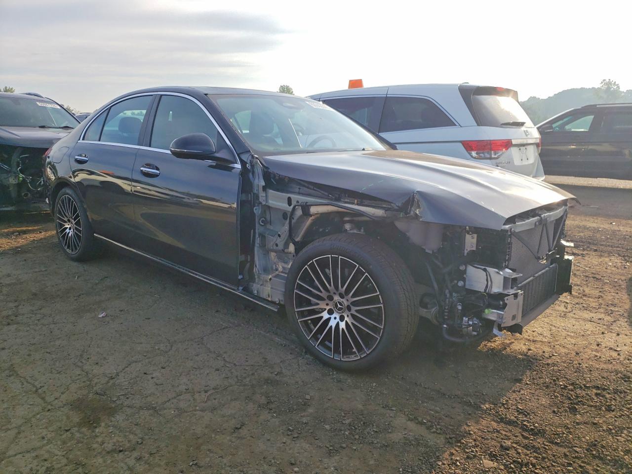 2025 Mercedes-Benz C 300 4Matic - Image 4