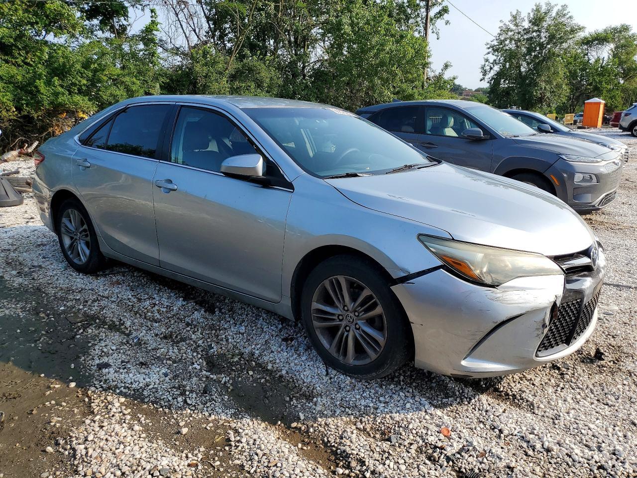 2016 Toyota Camry Se - Image 4