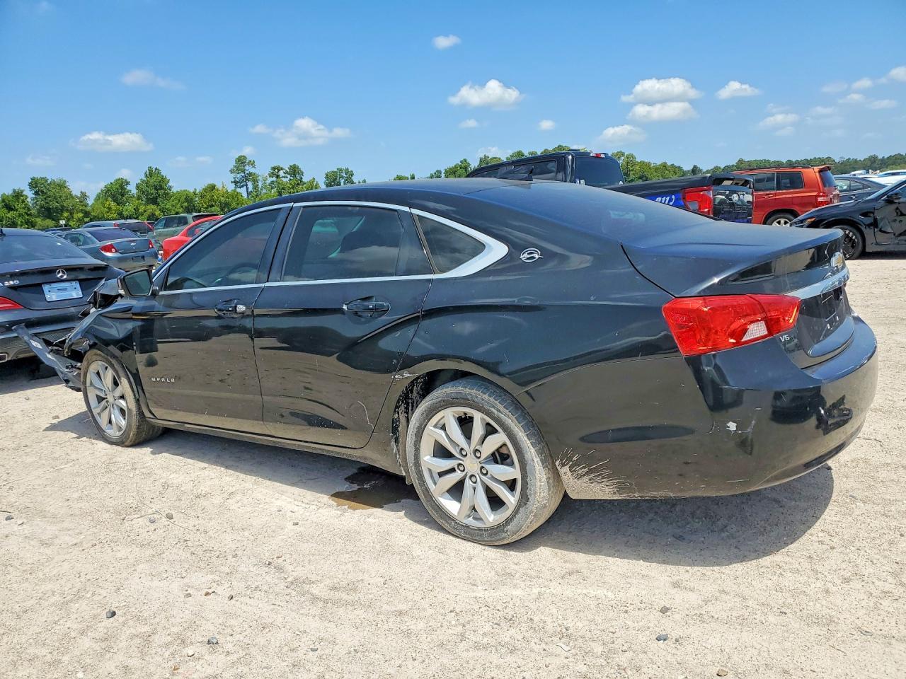 2018 Chevrolet Impala Lt - Image 2