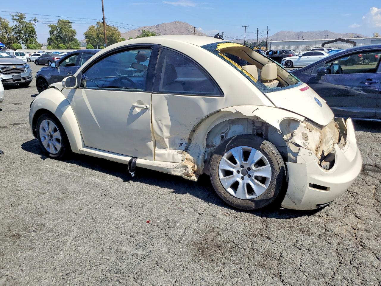 2008 Volkswagen New Beetle S - Фото 2