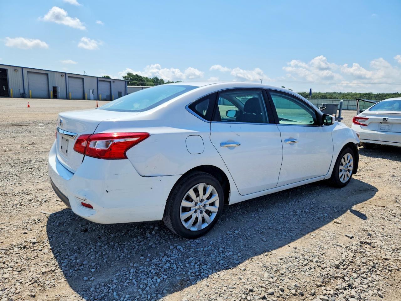 2018 Nissan Sentra S - Фото 3