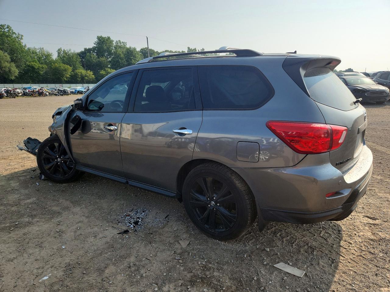 2018 Nissan Pathfinder Sl - Фото 2