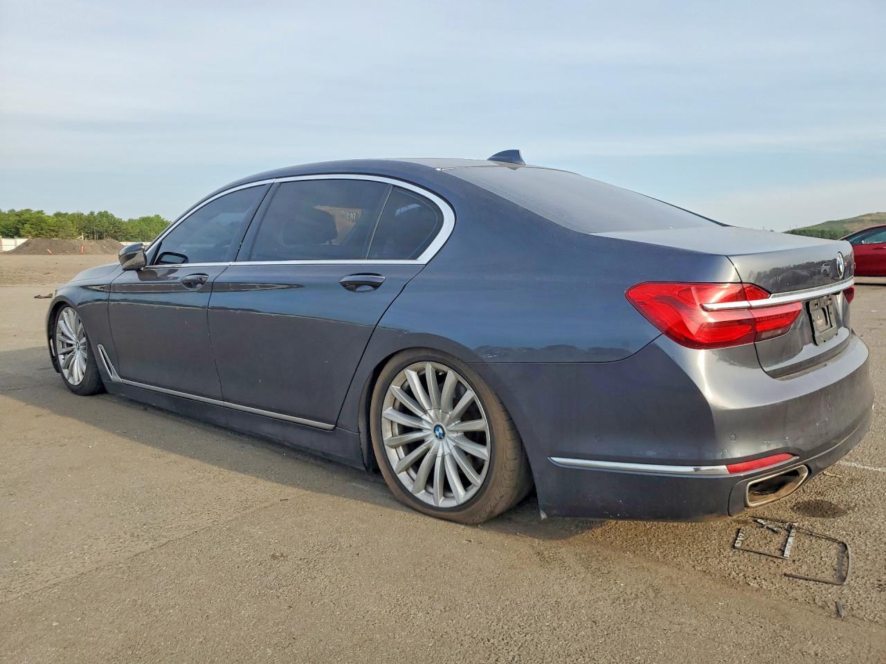 2016 BMW 740 I - Image 2