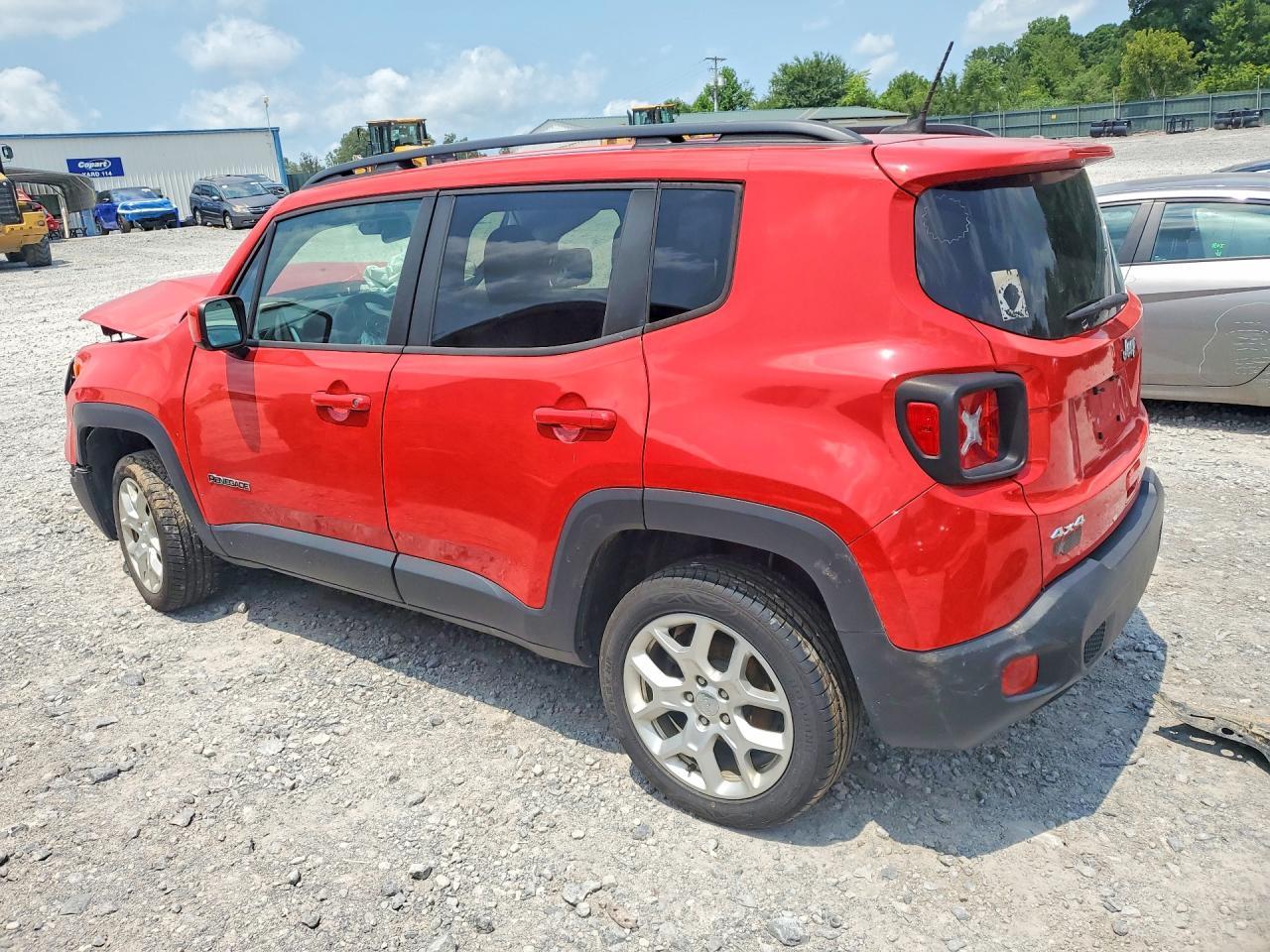 2018 Jeep Renegade Latitude - Image 2