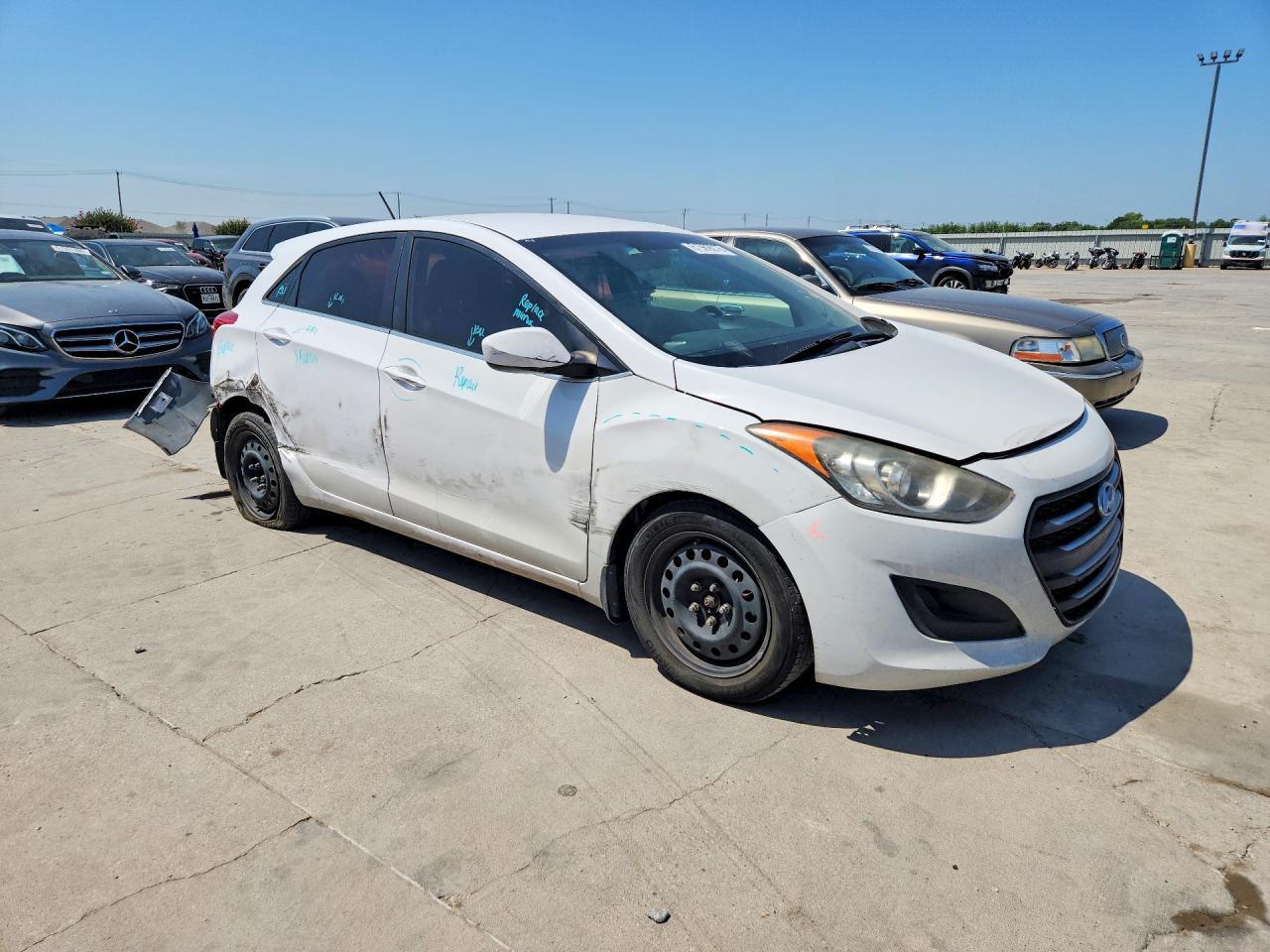 2016 Hyundai Elantra Gt Base - Фото 4