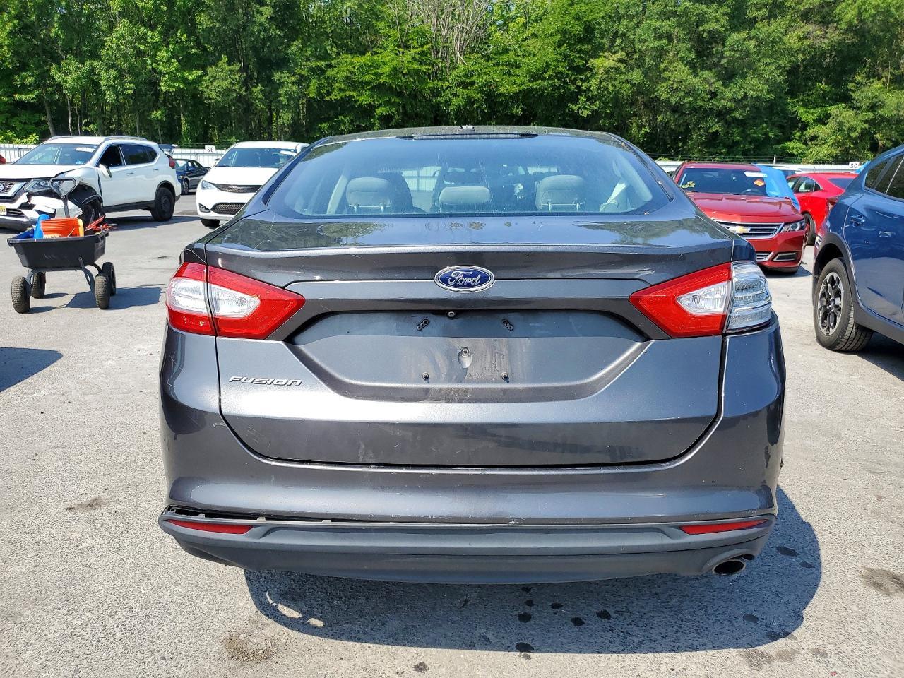 2015 Ford Fusion S - Фото 6