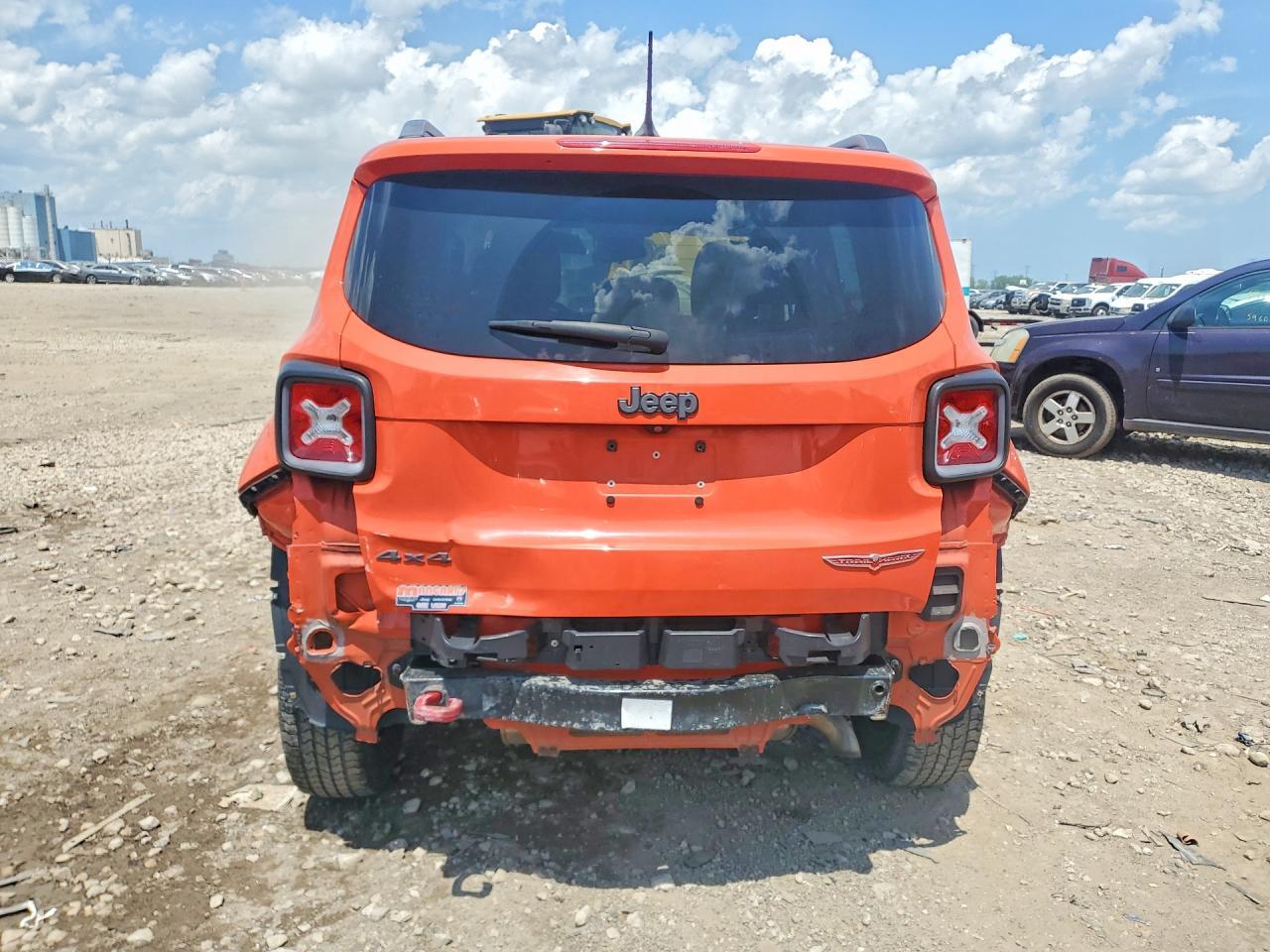 2015 Jeep Renegade Trailhawk - Фото 6