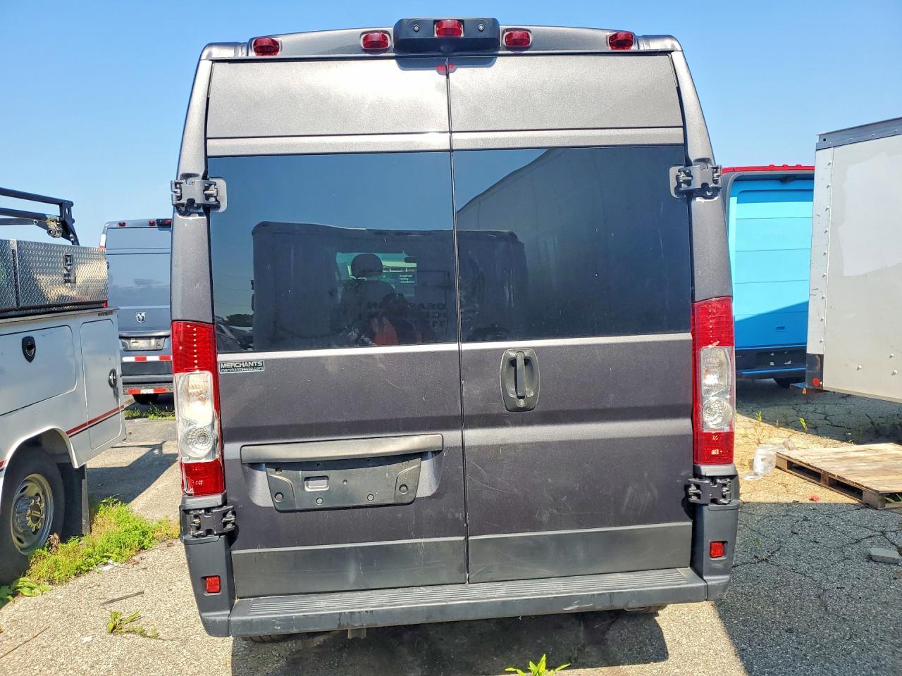 2019 Ram Promaster 2500 Delivery Van - Фото 6